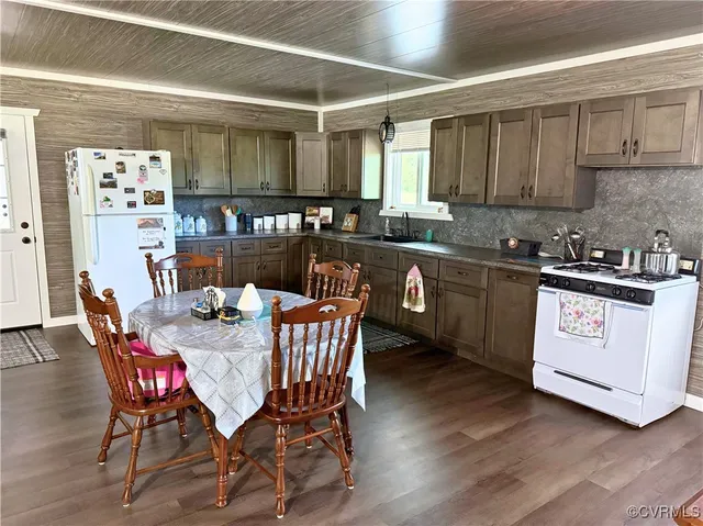 $389,000 | 4147 Hunting Creek Road, Nathalie, VA 24577