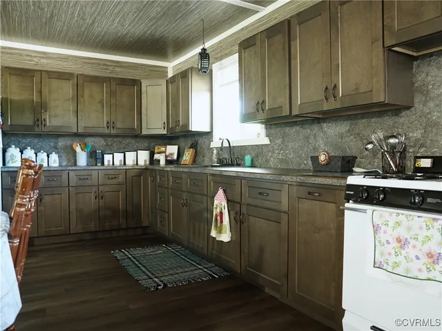 $389,000 | 4147 Hunting Creek Road, Nathalie, VA 24577