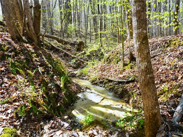 $389,000 | 4147 Hunting Creek Road, Nathalie, VA 24577