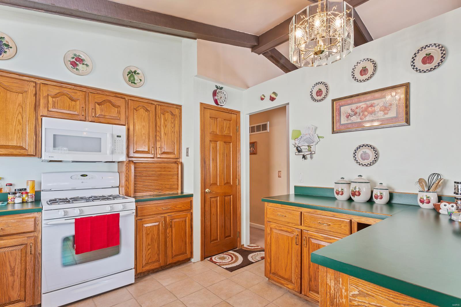 809 Green Ridge Lane St. Peters, MO 63376 - Photo 8 of 33 Gallery Image 8