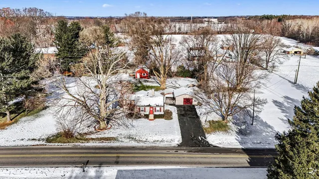 $244,900 | 4295 Indian Lakes Road Northeast, Cedar Springs, MI 49319