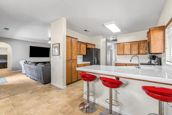 $440,000 | 685 West Lake Street, Kingsburg, CA 93631