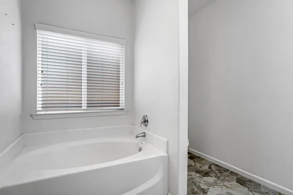 $440,000 | 685 West Lake Street, Kingsburg, CA 93631