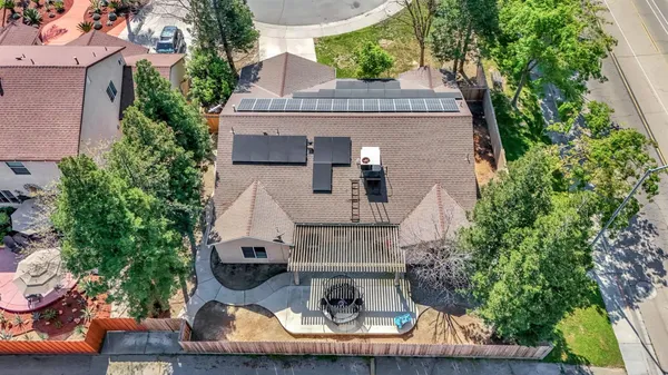 $440,000 | 685 West Lake Street, Kingsburg, CA 93631