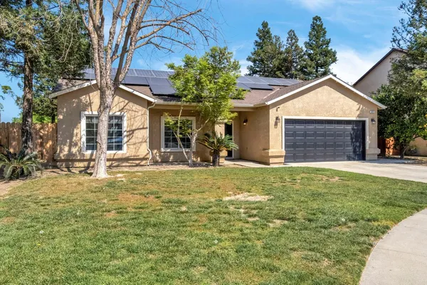 $440,000 | 685 West Lake Street, Kingsburg, CA 93631