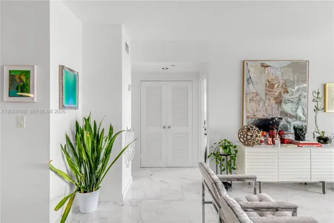$659,000 | 3 Island Avenue, Unit 11B, Miami Beach, FL 33139
