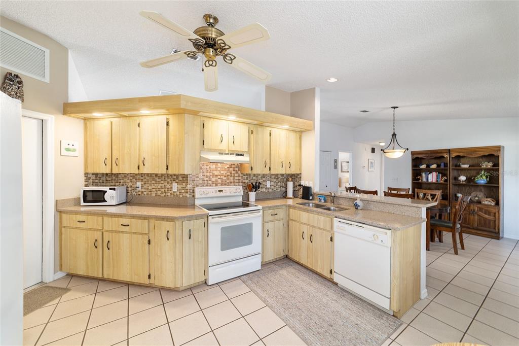 10806 Southwest 81st Court Road Ocala, FL 34481 - Photo 20 of 53