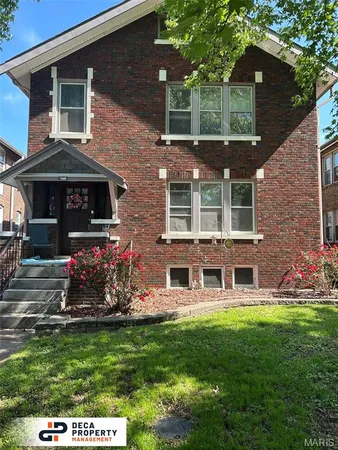 $1,395 | 7141 Dartmouth Avenue, University City, MO 63130