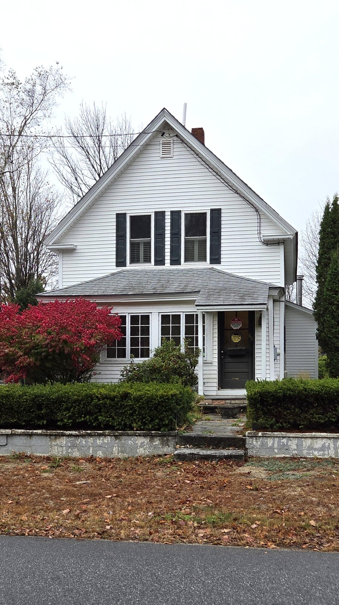 65 Middle Avenue Mexico, ME 04257 - Photo 3 of 37 Front entry