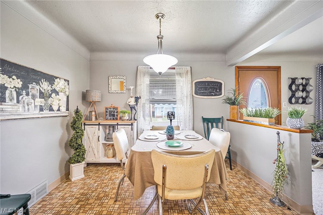 4558 Effie Road Cleveland, OH 44105 - Photo 11 of 30 View of dining area