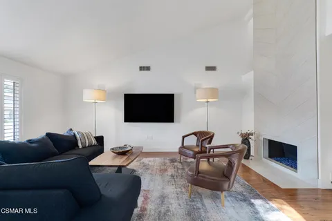 $1,945,000 | 31935 Kingspark Court, Westlake Village, CA 91361