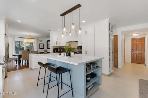 $1,945,000 | 31935 Kingspark Court, Westlake Village, CA 91361