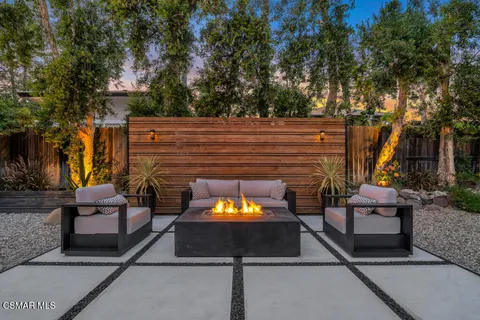 $1,945,000 | 31935 Kingspark Court, Westlake Village, CA 91361