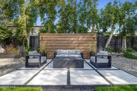 $1,945,000 | 31935 Kingspark Court, Westlake Village, CA 91361