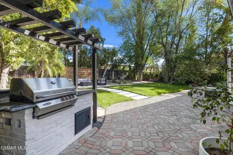 $1,945,000 | 31935 Kingspark Court, Westlake Village, CA 91361