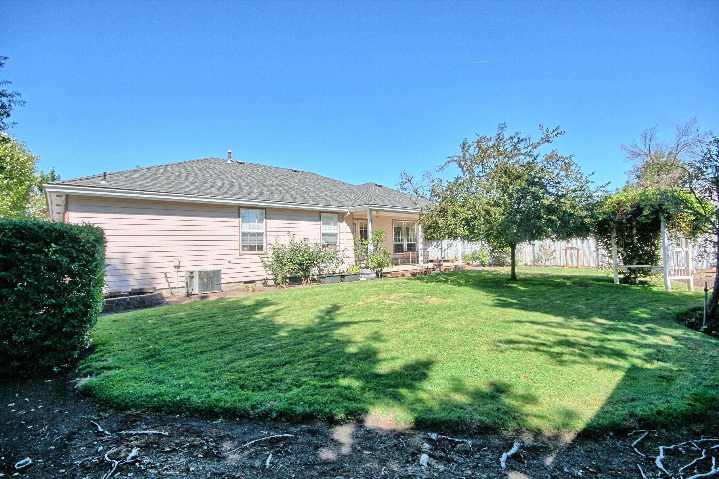 841 Brandon Street Central Point, OR 97502 - Photo 32 of 41 spacious yard