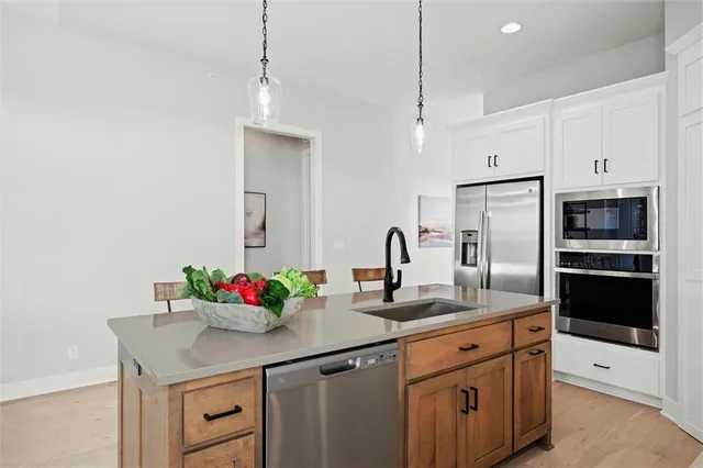 $502,000 | 17394 South Raintree Drive, Unit BLDG I 33, Olathe, KS 66062