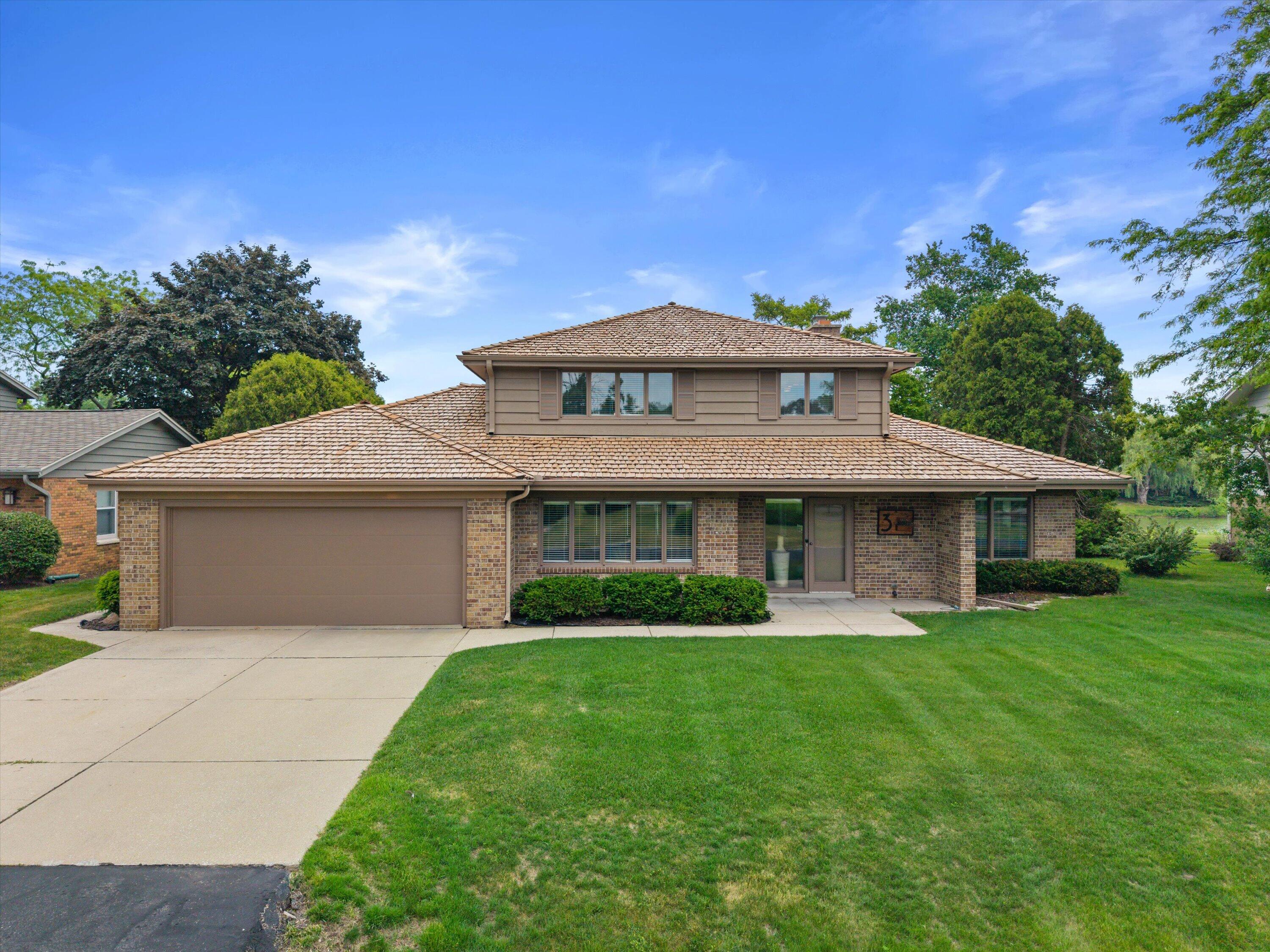 3 Shorewood Court Wind Point, WI 53402 - Photo 1 of 57 Contemporary Colonial