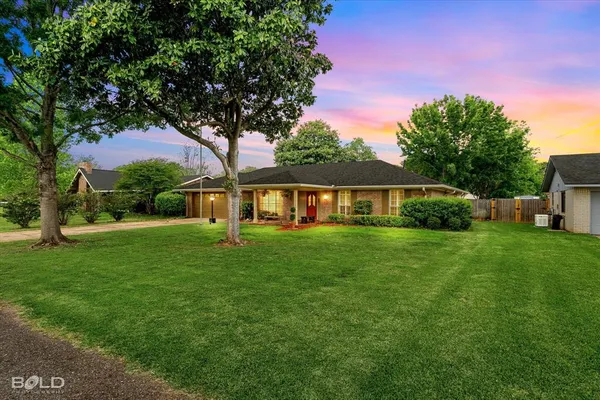 $305,000 | 203 Kensington Avenue, Bossier City, LA 71111