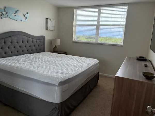 $2,000 | 689 Northeast 6th Court, Unit 404, Boynton Beach, FL 33435