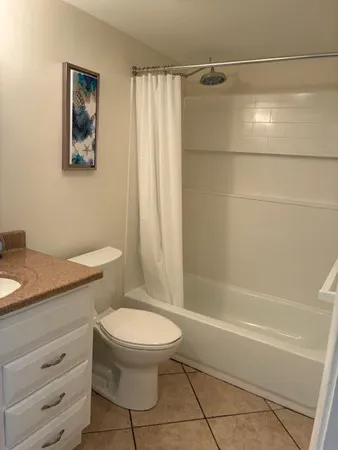 $2,000 | 689 Northeast 6th Court, Unit 404, Boynton Beach, FL 33435