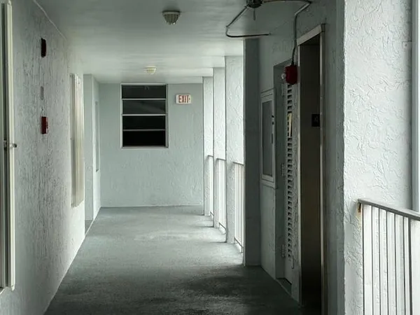 $2,000 | 689 Northeast 6th Court, Unit 404, Boynton Beach, FL 33435