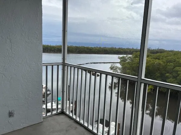 $2,000 | 689 Northeast 6th Court, Unit 404, Boynton Beach, FL 33435