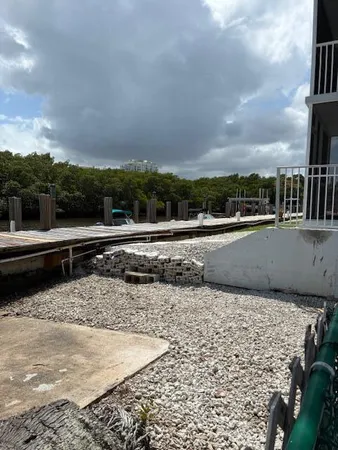 $2,000 | 689 Northeast 6th Court, Unit 404, Boynton Beach, FL 33435