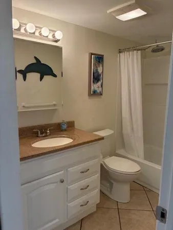 $2,000 | 689 Northeast 6th Court, Unit 404, Boynton Beach, FL 33435