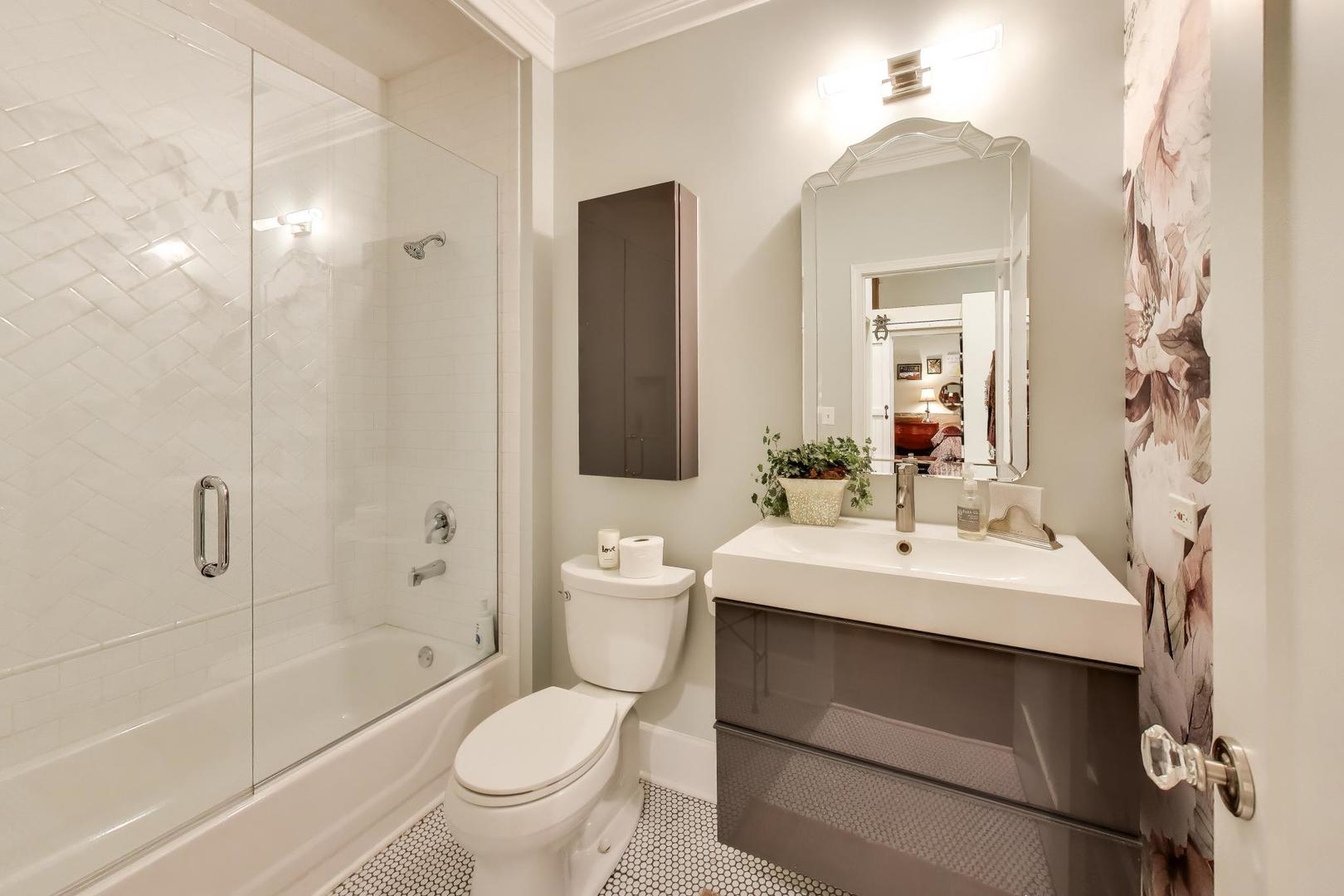 1330 West Monroe Street, Unit 107 Chicago, IL 60607 - Photo 19 of 29