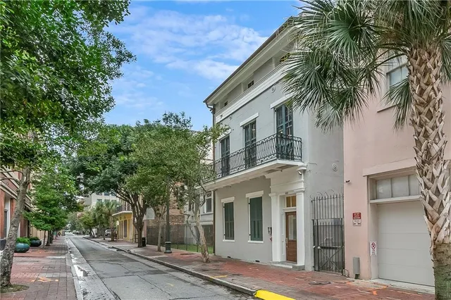 $1,800 | 832 Lafayette Street, Unit D, New Orleans, LA 70113