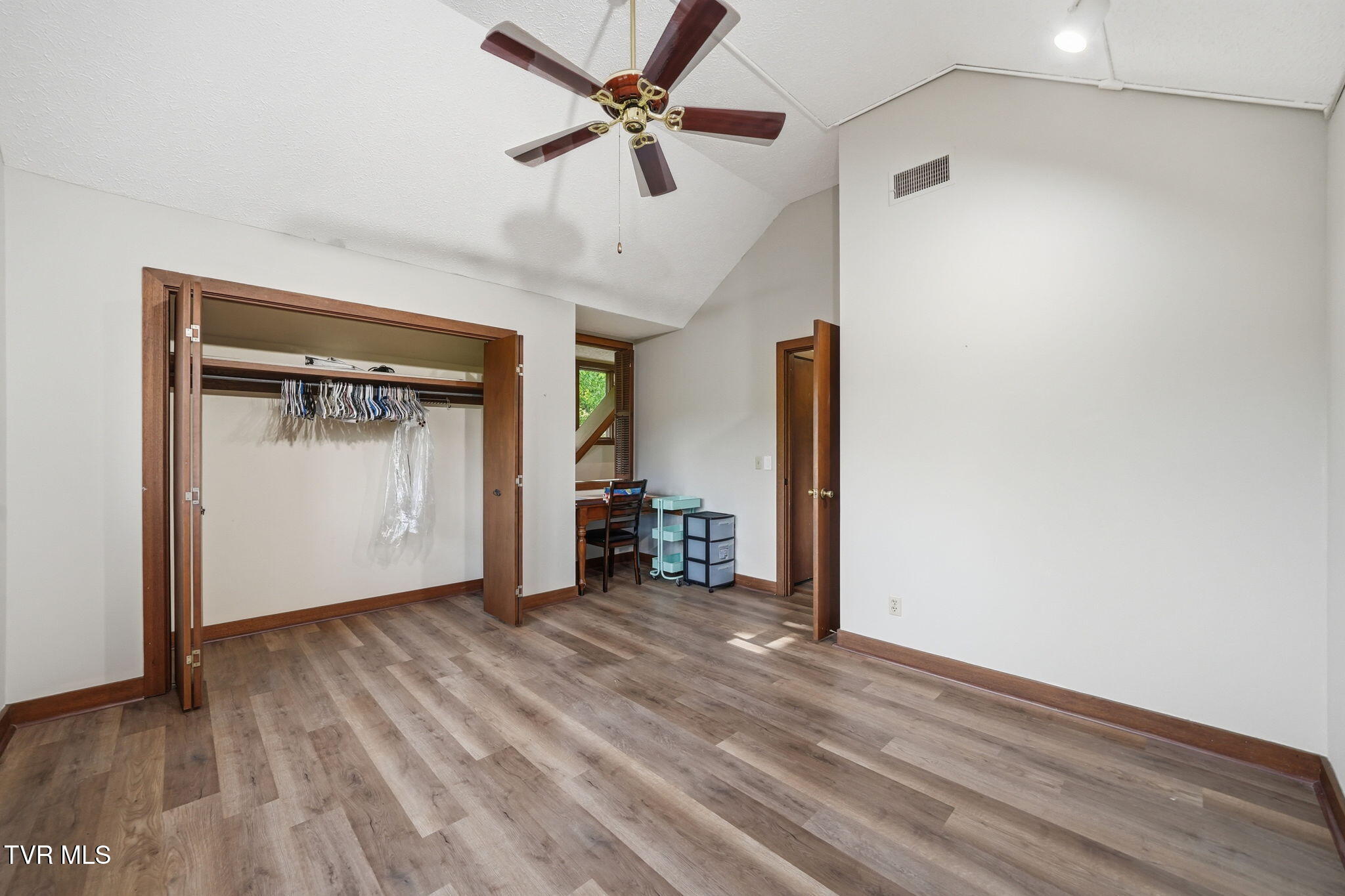 138 Columbine Road Kingsport, TN 37660 - Photo 21 of 50 26-web-or-mls-019_DSC03395