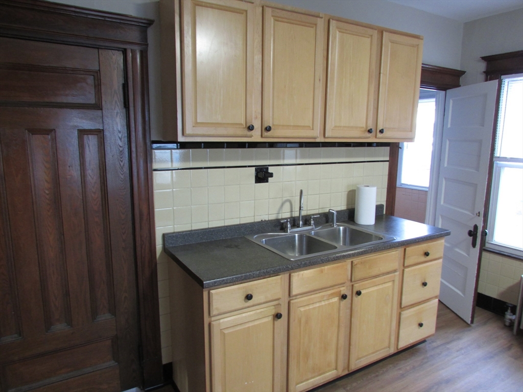 78 Prospect Street Springfield, MA 01107 - Photo 7 of 42 Gallery Image 7