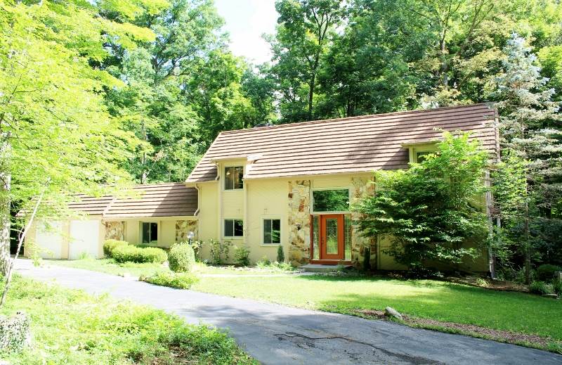 2321 Stonington Road Fort Wayne, IN 46845 - Photo 1 of 31 Gallery Image 1