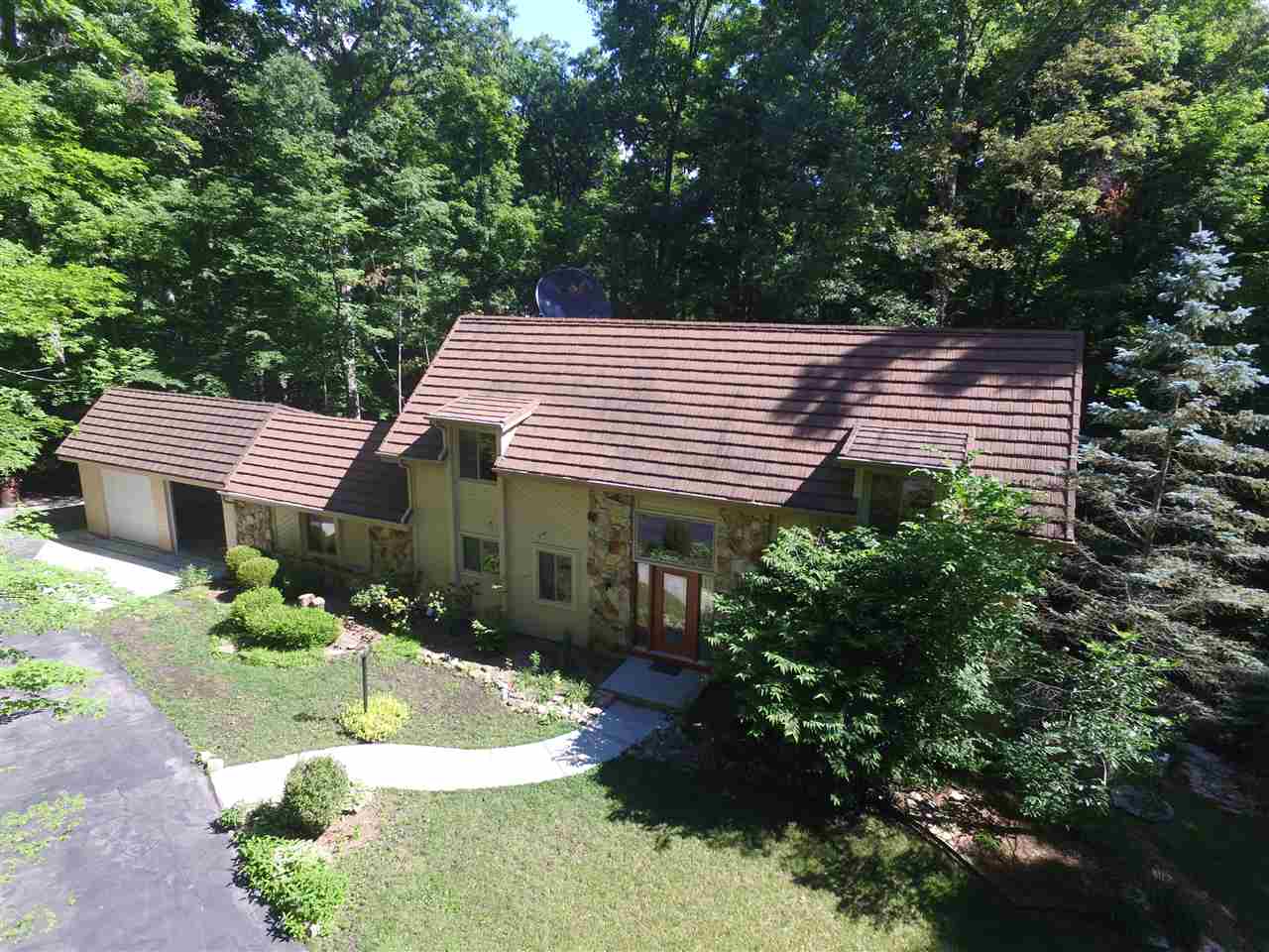 2321 Stonington Road Fort Wayne, IN 46845 - Photo 2 of 31 Gallery Image 2
