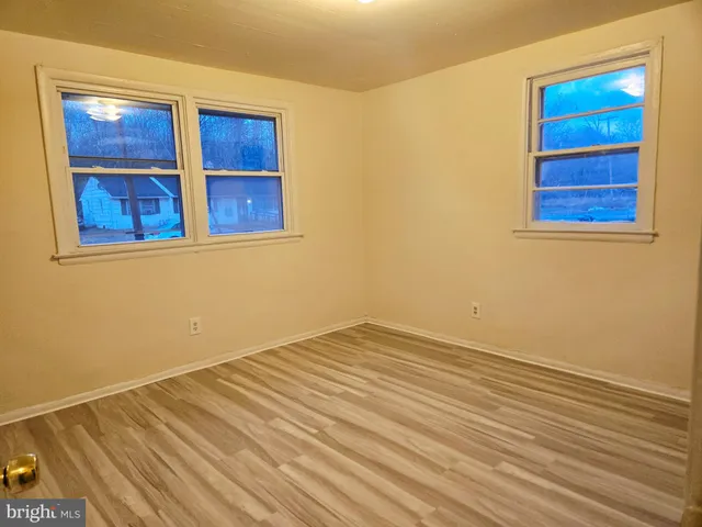 a view of empty room with window