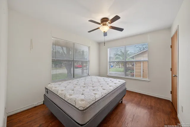 $325,000 | 215 South Hackberry Avenue, New Braunfels, TX 78130