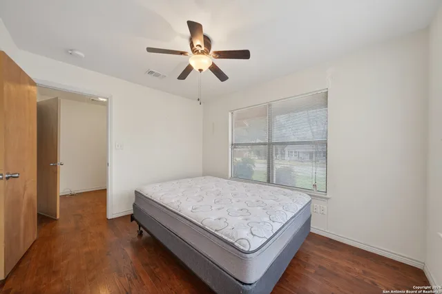 $325,000 | 215 South Hackberry Avenue, New Braunfels, TX 78130