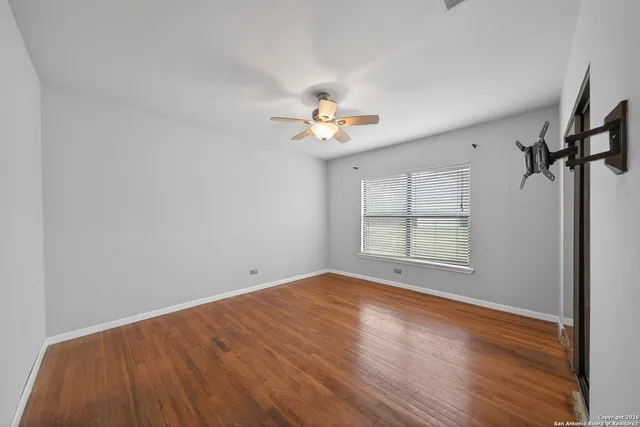 $325,000 | 215 South Hackberry Avenue, New Braunfels, TX 78130