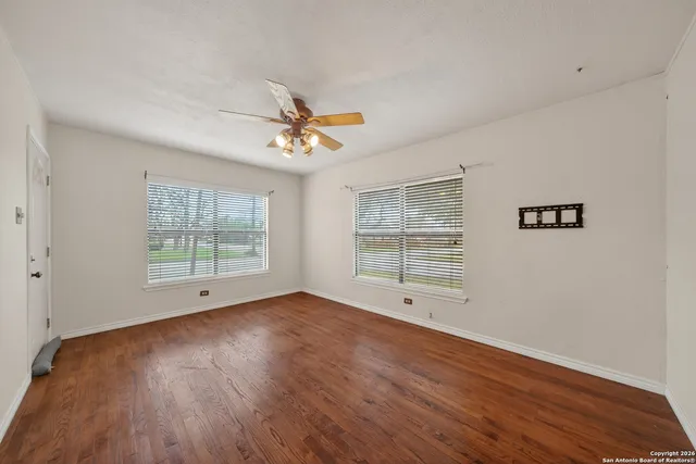 $325,000 | 215 South Hackberry Avenue, New Braunfels, TX 78130