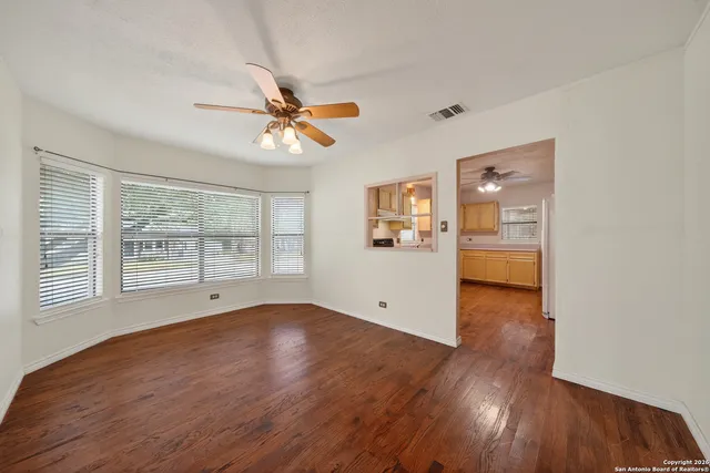 $325,000 | 215 South Hackberry Avenue, New Braunfels, TX 78130