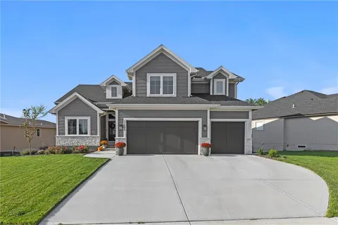 $895,000 | 17808 Rainbow Boulevard, Stilwell, KS 66085