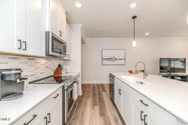 $498,000 | 208 Golden Gate Lane, Chapel Hill, NC 27516