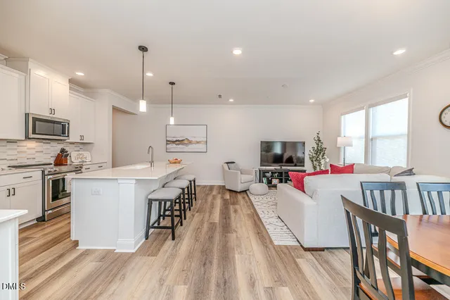 $498,000 | 208 Golden Gate Lane, Chapel Hill, NC 27516