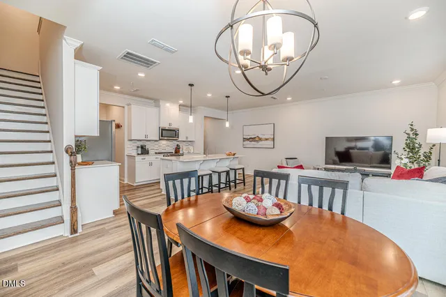 $498,000 | 208 Golden Gate Lane, Chapel Hill, NC 27516