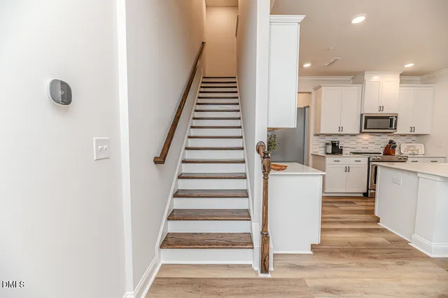 $498,000 | 208 Golden Gate Lane, Chapel Hill, NC 27516