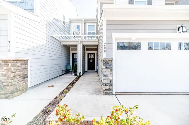 $498,000 | 208 Golden Gate Lane, Chapel Hill, NC 27516