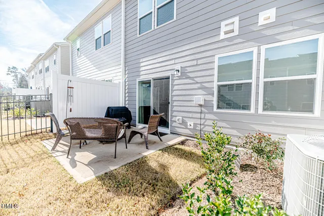 $498,000 | 208 Golden Gate Lane, Chapel Hill, NC 27516