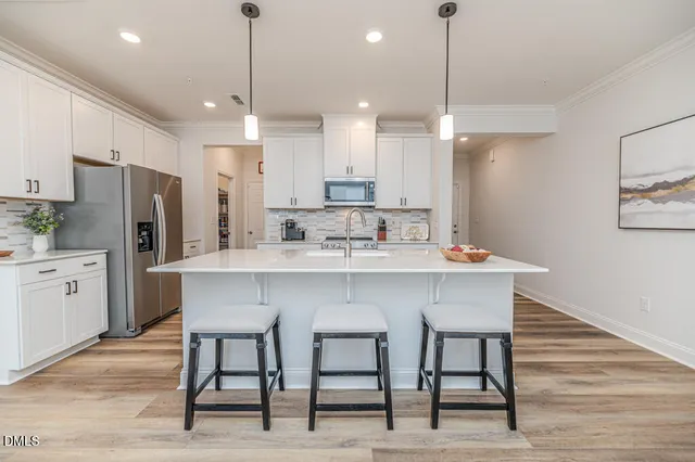 $498,000 | 208 Golden Gate Lane, Chapel Hill, NC 27516