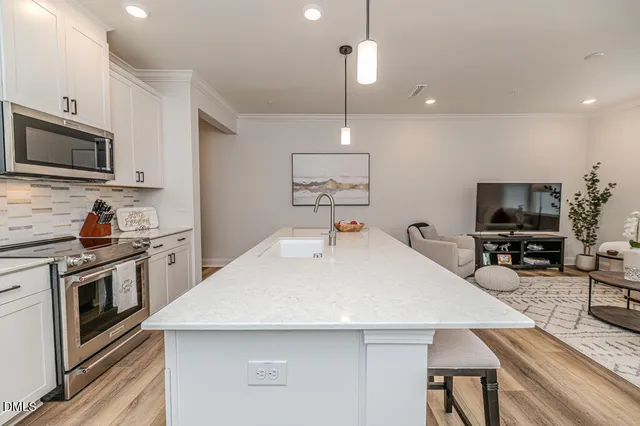 $498,000 | 208 Golden Gate Lane, Chapel Hill, NC 27516